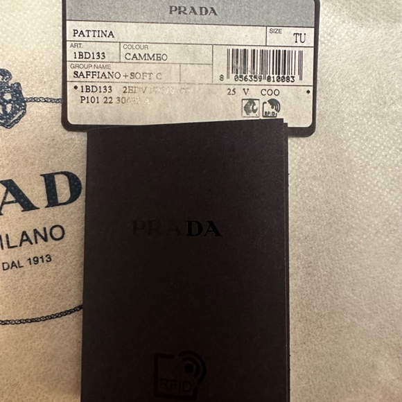 Authentic Prada saffiano leather beige purse - Picture 5 of 6